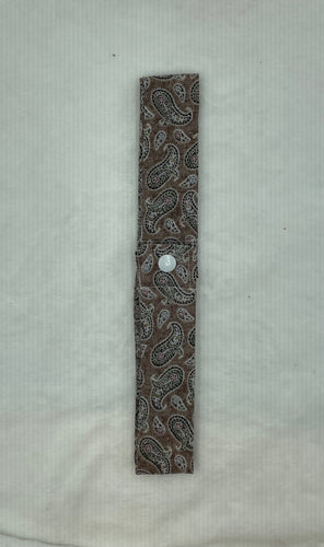 Paisley Collar Cooler with snap closure
