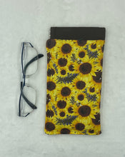 Load image into Gallery viewer, Otter Boho Eyeglass Case