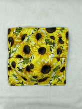 Load image into Gallery viewer, Sunflower Plate Cozie