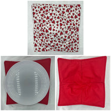 Load image into Gallery viewer, Red Hearts Plate Cozie