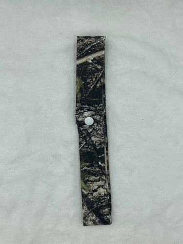 Woodland Collar Cooler with snap closure