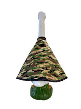 Load image into Gallery viewer, Cammo Porch Goose Cape